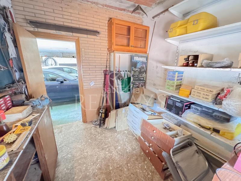 Foto f3135b24-c6b6-465a-9f54-5a72aae7644d. Chalet  con piscina y amplia parcela en Vallirana