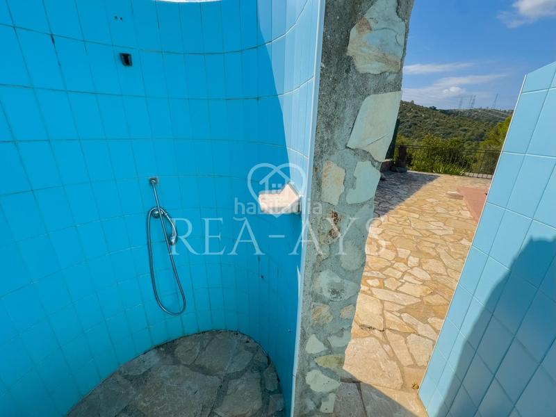 Foto 9a67def2-69c6-4b92-a6ee-df842cd17140. Chalet  con piscina y parcela plana en Olesa de Bonesvalls