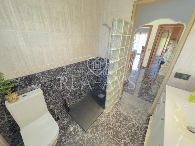 Foto d862b3e7-16d9-4b5a-98ab-a471aa559449. Xalet amb calefacció aparcament piscina a Olesa de Bonesvalls