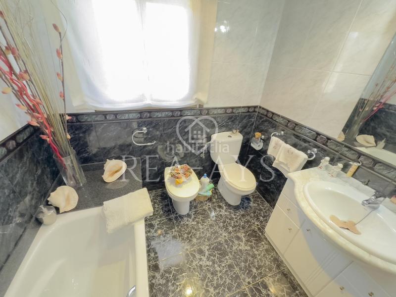 Foto f5765704-77b9-4859-8734-edf05a3b124c. Xalet amb calefacció aparcament piscina a Olesa de Bonesvalls