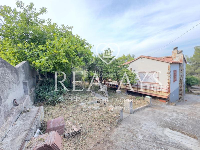 Foto 6894a691-53f7-4d6a-8d35-28ccdae99640. Chalet oportunidad vivienda en planta urbanización en Vallirana