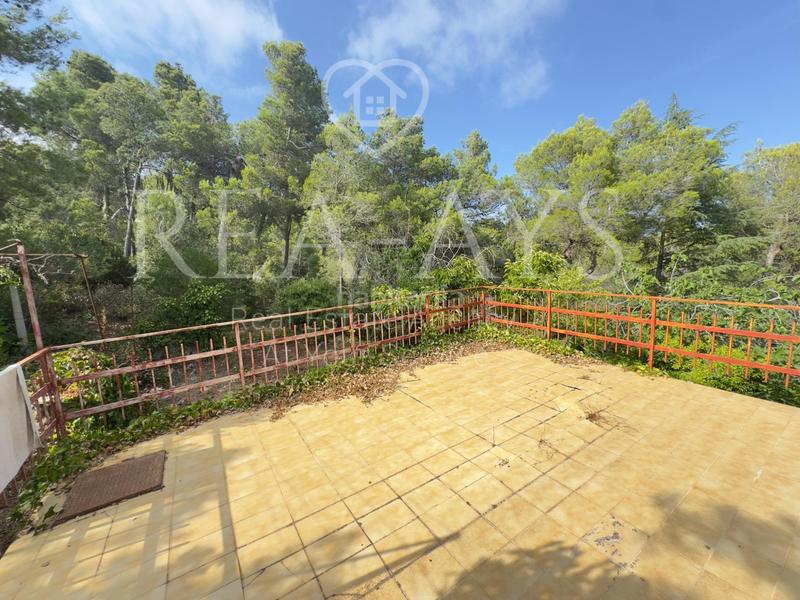 Foto c9e045c1-d52c-41e6-ad2c-4bac8f150f25. Chalet oportunidad vivienda en planta urbanización en Vallirana