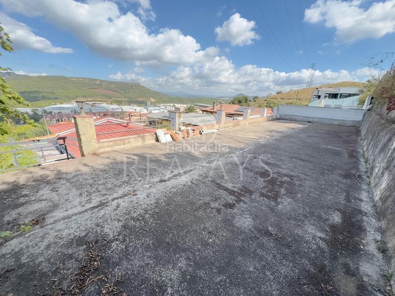 Foto 0e783a03-fb3d-44aa-8b37-415dd22d23eb. Chalet con riscaldamento parcheggio in Cervelló