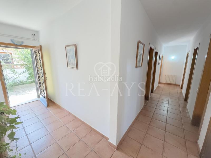 Foto 13e9112c-d2d2-4c16-acb9-e79d34c710c2. Chalet con riscaldamento parcheggio in Cervelló