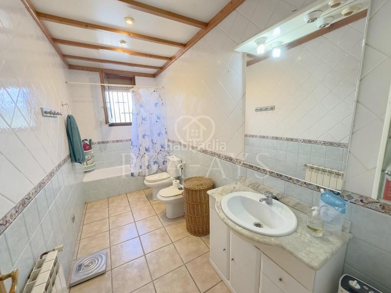 Foto ce79d84d-16f1-42ff-9b09-a0a5be3b9752. Chalet con riscaldamento parcheggio in Cervelló