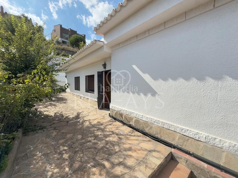 Foto fb075ce8-c3cb-4cf8-ace4-dca2ff14cf62. Chalet con riscaldamento parcheggio in Cervelló