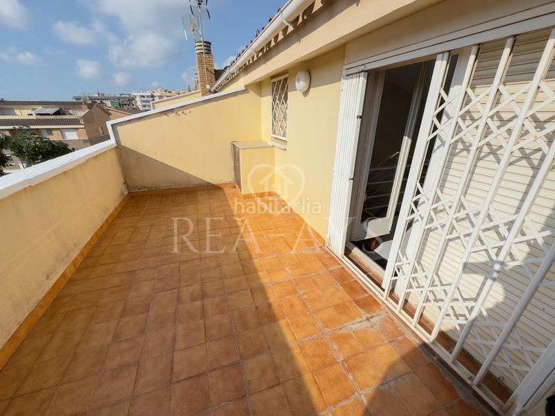 Foto 1bca0dbf-76e5-43b3-96df-e15a9d85a6a1. Maison jumelée avec chauffage parking dans Torrent Ballester Viladecans