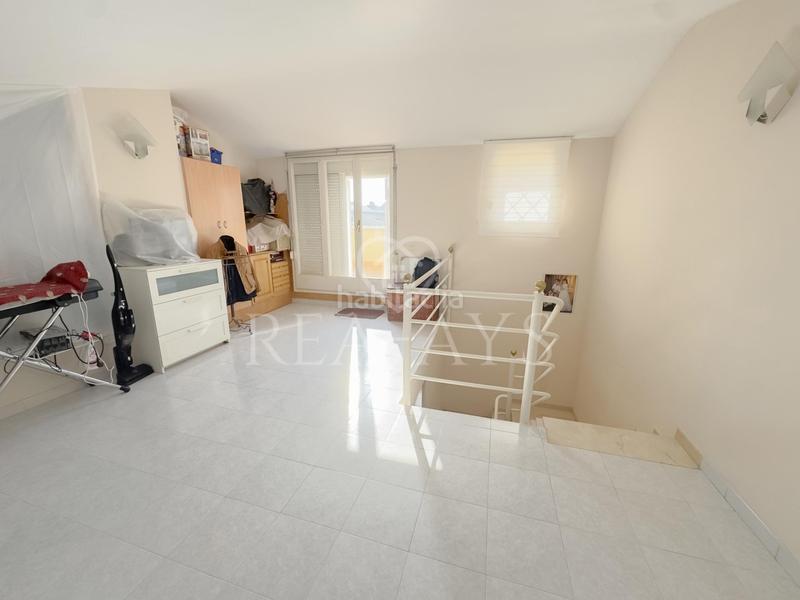 Foto 2f566892-c9d5-4506-a789-abe831d7cd60. Maison jumelée avec chauffage parking dans Torrent Ballester Viladecans