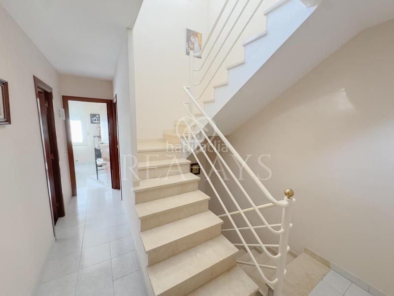 Foto 4be1dd88-0ee3-44aa-8b5b-22f089fc0ab1. Maison jumelée avec chauffage parking dans Torrent Ballester Viladecans