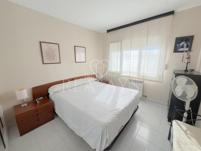 Foto 76c61a15-1c77-475f-b49d-3bbfe3d7e98c. Maison jumelée avec chauffage parking dans Torrent Ballester Viladecans