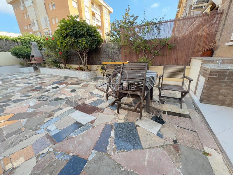 Foto e1aff512-3899-42c0-826e-a002bfb2a3fb. Maison jumelée avec chauffage parking dans Torrent Ballester Viladecans