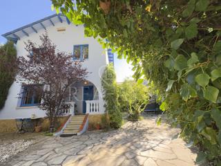 Xalet  Calle cami ral. Casa con encanto en el centro de begues  5 habitaciones  gran ja