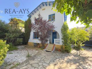 Xalet  Calle cami ral. Casa con encanto en el centro de begues  5 habitaciones  gran ja