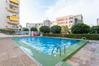 Apartament a Carrer del peneds 12. Piso de 2 habitacion con licencia turistica en salou