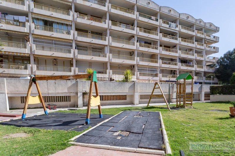 Foto a68e3cf9-fa4e-43f5-8d5f-6894dc7d5b96. Apartament amb piscina a Mar i Camp - Platja dels Capellans Salou