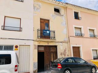 Masia a Biar. Se vende casa para reformar en biar