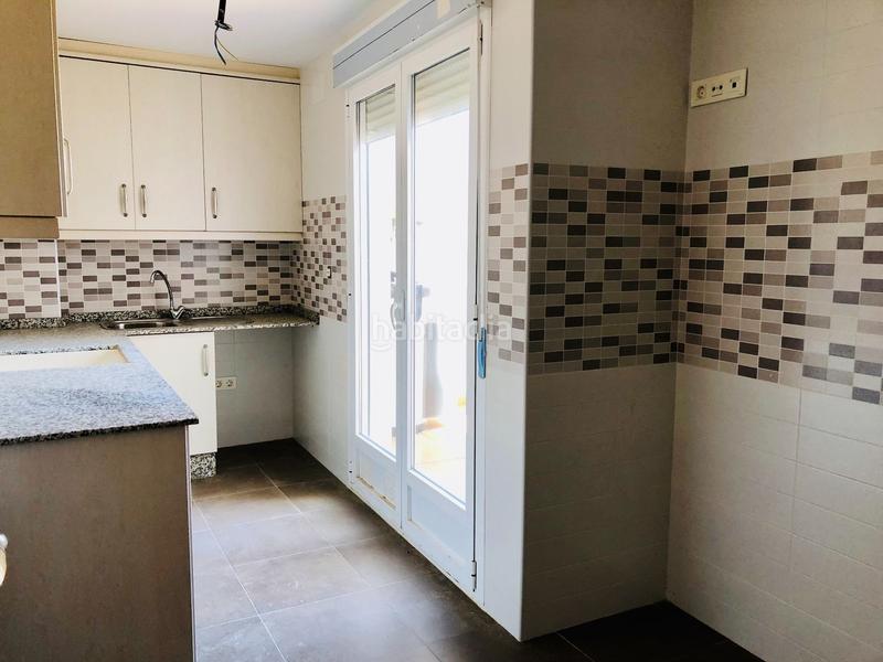 Foto df0535f3-5b3b-4835-9456-0d5890f7a178. Edificio se vende edificio en Cañada