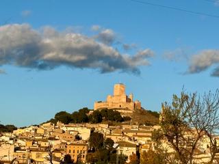 Mas à Biar. Se vende casa de pueblo  para reformar!