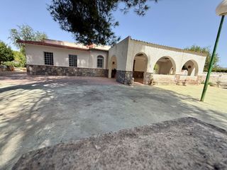 Haus in Partidas Norte. Oportunidad, se vende chalet en villena, casas de menor!
