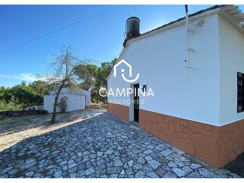 Foto af05ad93-c41b-451b-8cda-4d6702bdd467. Masia a carretera navahermosa 1 a Beas
