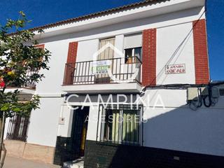 Casa a Ándevalo 1. Casa de dos plantas con garaje