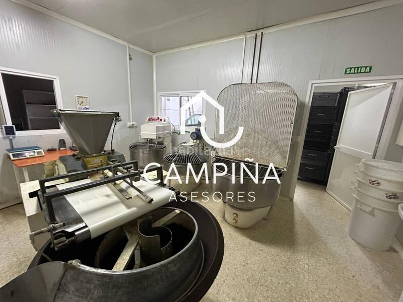 Foto d036c7bf-0ff9-467e-8a79-f843356d06f4. Miete fabrikhalle in estación 2 in Beas