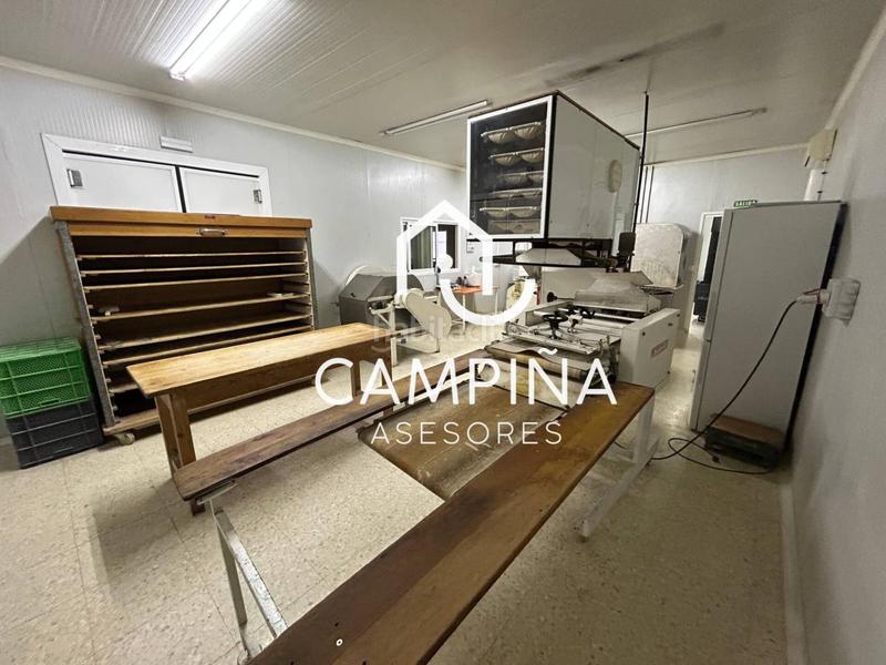 Foto f5e0fb35-6431-4551-ba33-df00ee5e41e1. Miete fabrikhalle in estación 2 in Beas