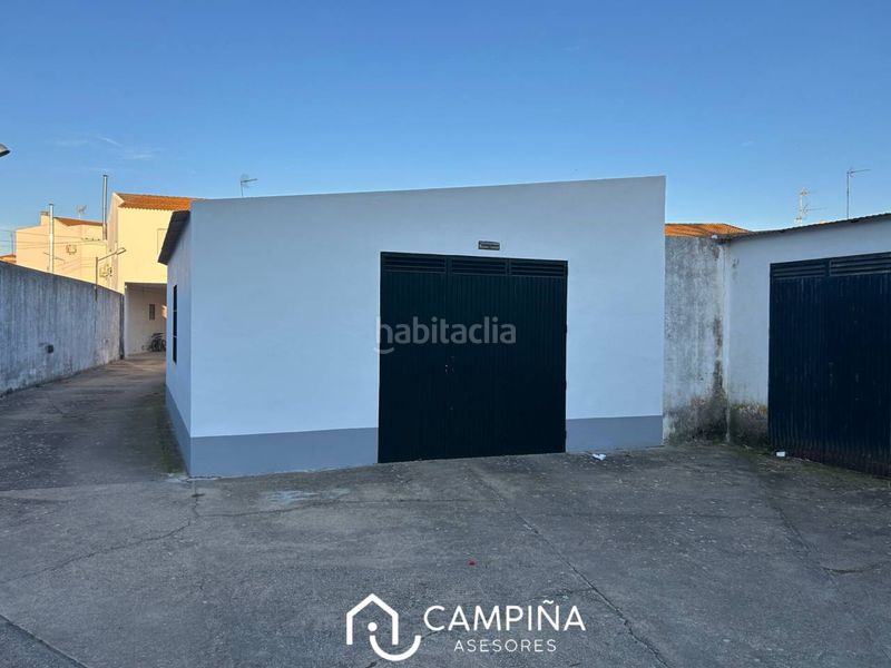 Foto e3e46d49-a0ce-4616-a06d-e2dddc353ceb. Aparcament cotxe a Beas