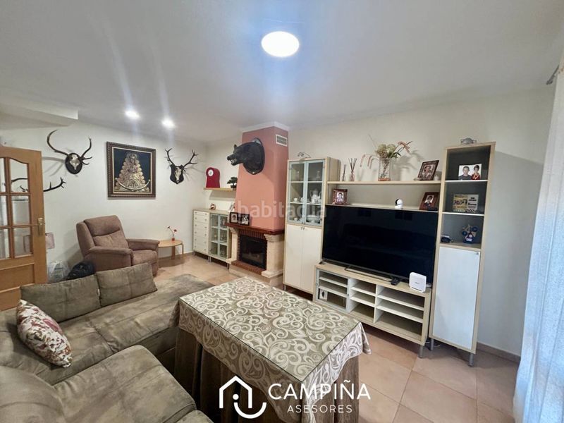 Foto 3cee53cc-6911-4d7b-8761-1b4f99e4618a. Casa adossada amb piscina a Trigueros