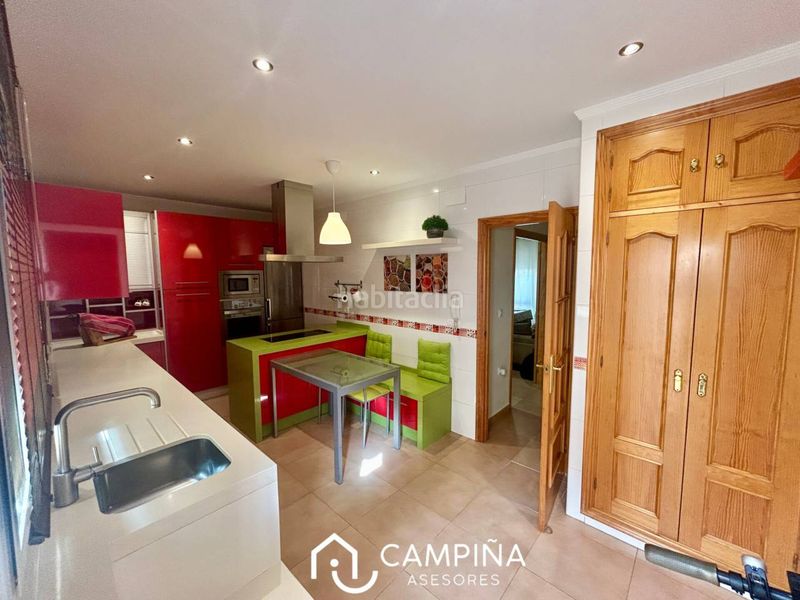 Foto b0ea302d-fc33-4d8f-a45c-00150c0b0a4a. Casa adossada amb piscina a Trigueros