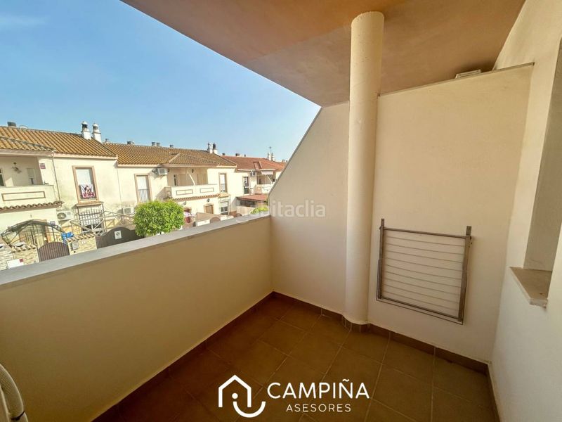 Foto b30b8571-ef57-4ec4-9b0c-ee9c28054d70. Casa adossada amb piscina a Trigueros