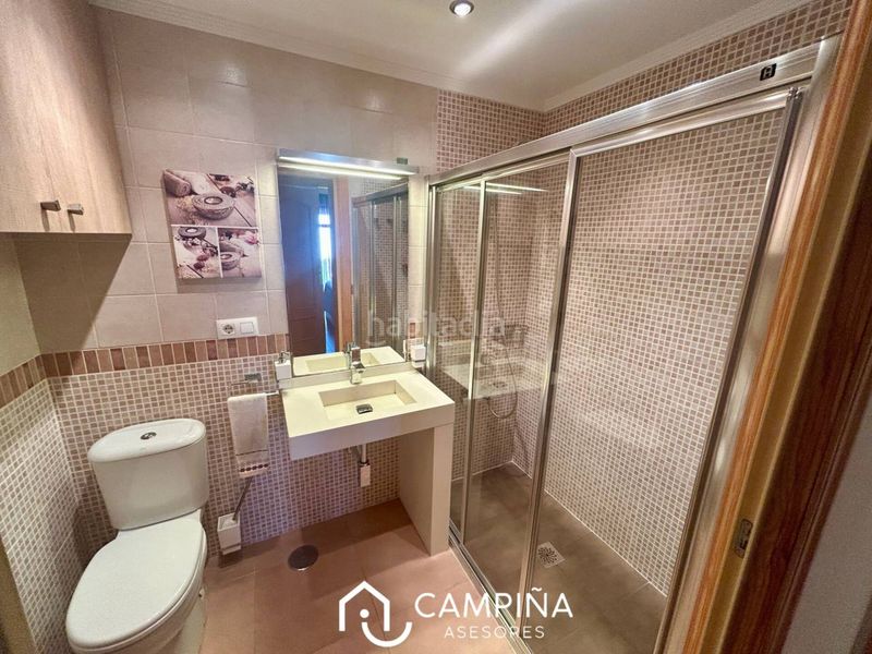 Foto f9e077d2-ba73-4905-abd2-a01df679af89. Casa adossada amb piscina a Trigueros