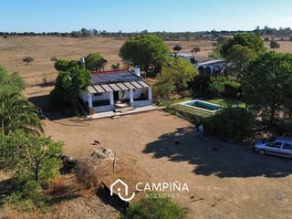 Casale  Camino dehesa paniajo 1. Casa de campo con piscina en parcela de 4.000 m en trigueros