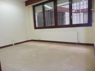 Rent Office space  N/a. Oficina en el puente de deusto junto a iberdrola.2 baños comunit