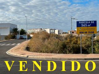 Terreny residencial a Almerimar. Vendido-parcela para chalet en lago victoria
