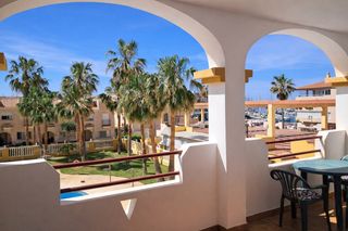 Apartament  Calle don juan de borbón 1. Apartamento en el centro del puerto de almerimar