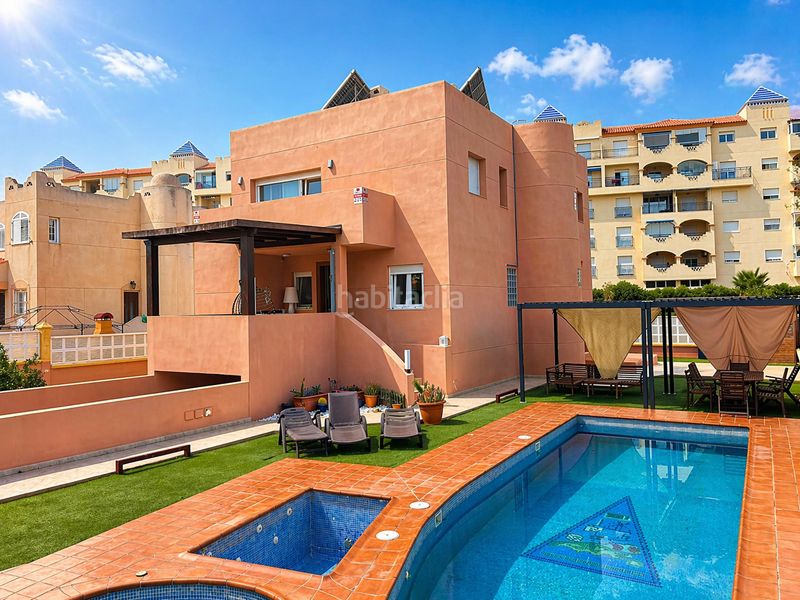 Foto 14e2d6c3-2c8c-4d9a-82a4-2d5539b3ae60. Xalet amb piscina a Almerimar Ejido (El)