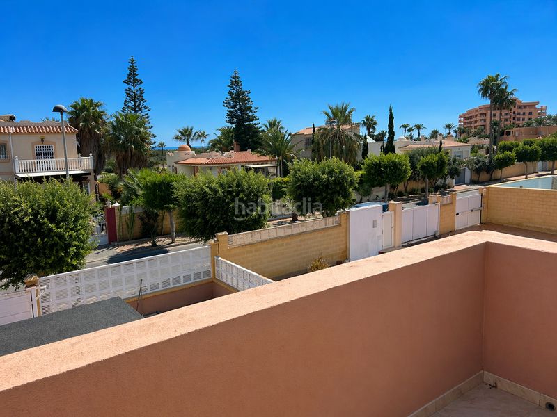 Foto 48a375c2-e4a2-47fc-bf7a-2dd444cd71da. Xalet amb piscina a Almerimar Ejido (El)