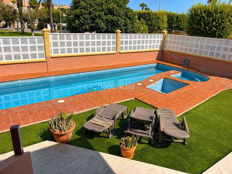 Foto f6ff6c13-9059-4c62-871a-1e8af3da763a. Xalet amb piscina a Almerimar Ejido (El)