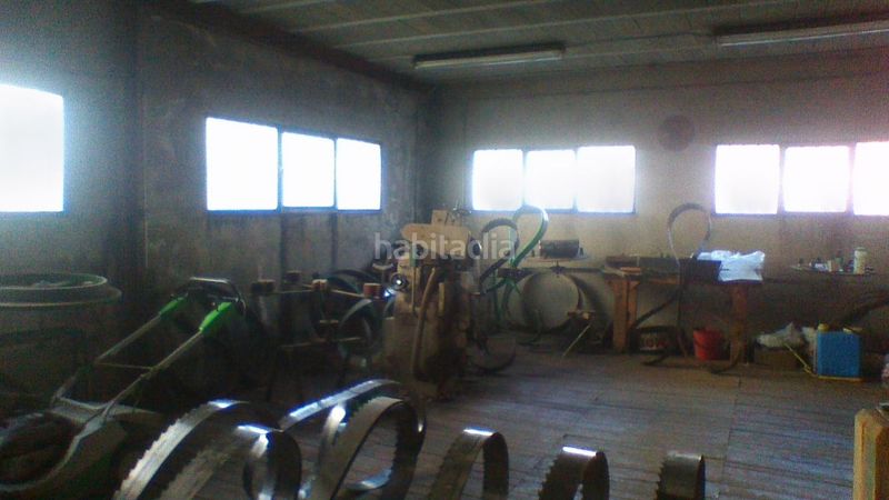 Foto a8b775e4-2393-4680-99e5-c2ca23600c72. Bâtiment à usage industriel dans Orcoyen