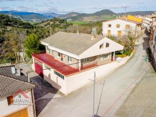 Casa  Calle mayor. Casa en venta con enorme bajera y parcela