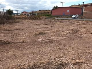 Propriété à Avenida la rioja nº 2. Terreno en venta. fuenmayor (la rioja)