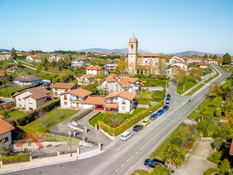 Foto 21733fa8-f3a1-4e53-826a-2ec824e6d2d3. Xalet amb xemeneia calefacció aparcament a Zigoitia