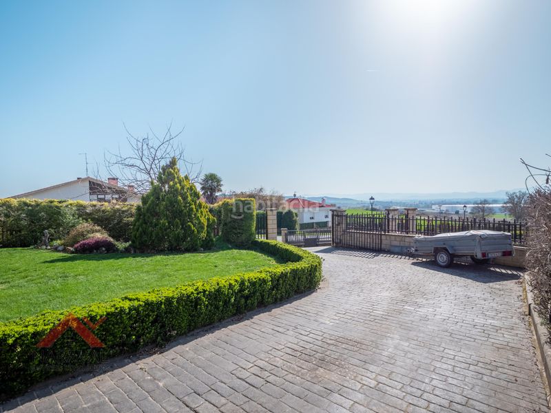 Foto 4842e23a-d910-4dc5-931a-720af1e1026b. Xalet amb xemeneia calefacció aparcament a Zigoitia