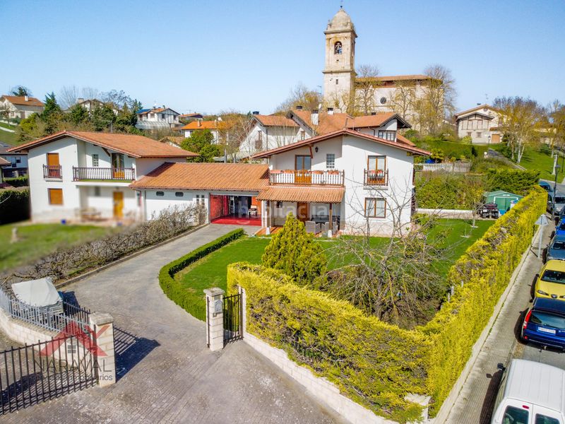 Foto 79d4e47a-0a03-4d32-9a35-492953e7b2f7. Xalet amb xemeneia calefacció aparcament a Zigoitia