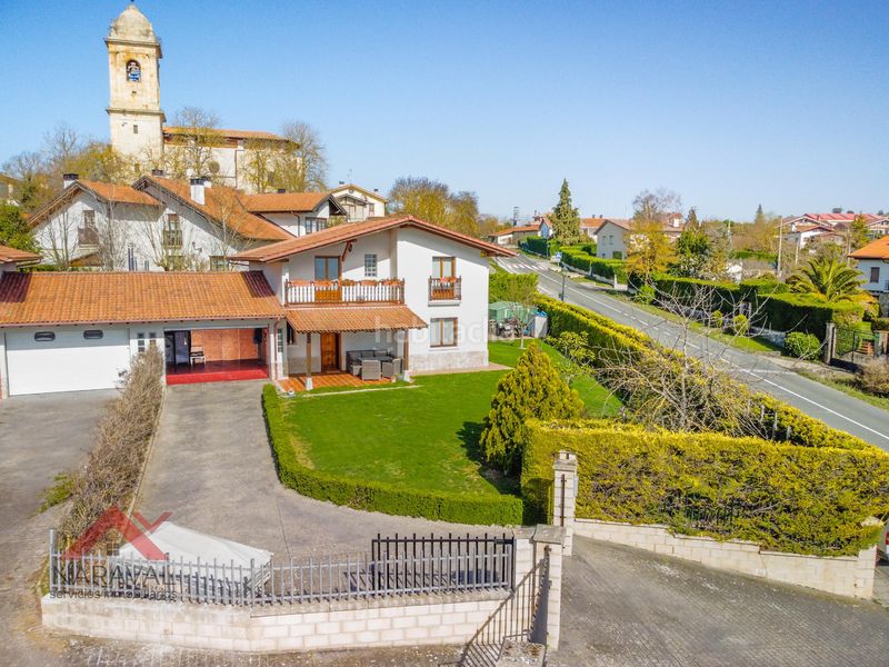 Foto 8aecd366-0adc-4715-a907-902ccb465798. Xalet amb xemeneia calefacció aparcament a Zigoitia