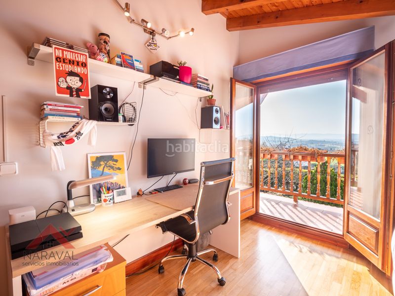 Foto cf035200-9e87-4a2a-b4ec-e84980b808ed. Xalet amb xemeneia calefacció aparcament a Zigoitia