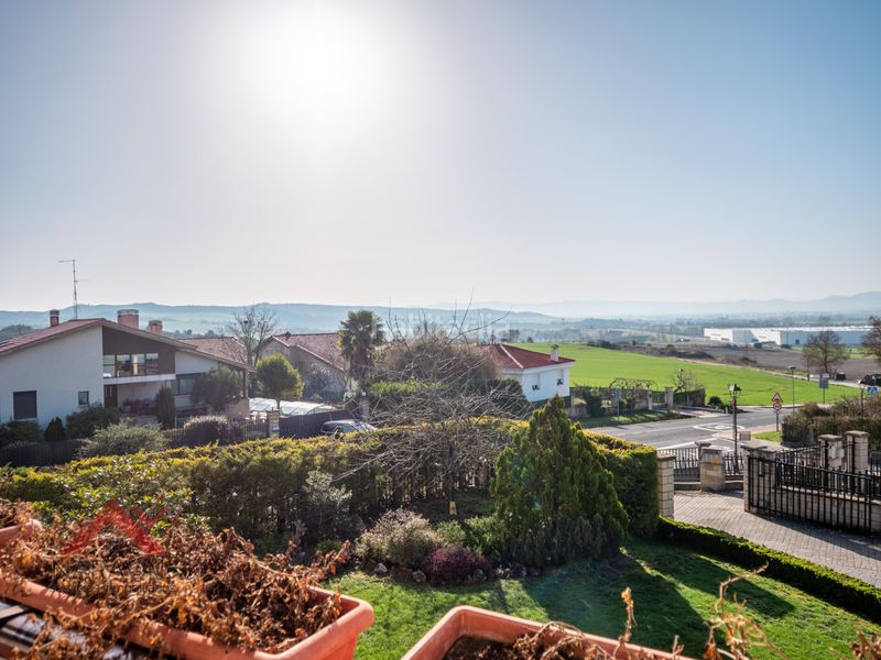 Foto d28a2543-1326-4cf8-9c74-f48db913f415. Xalet amb xemeneia calefacció aparcament a Zigoitia