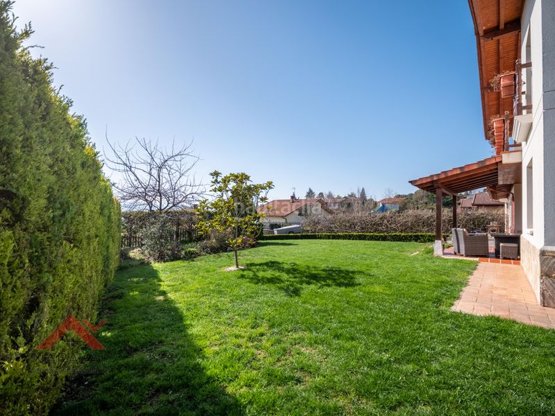 Foto db9c5fb2-255d-4f2b-ba4e-e7db178dedb0. Xalet amb xemeneia calefacció aparcament a Zigoitia