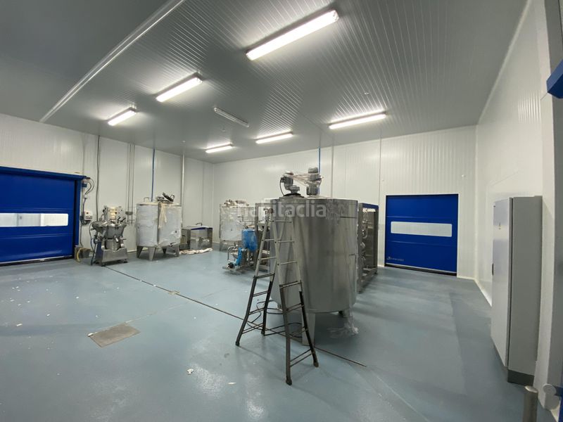 Foto bac23a95-a95a-4873-8ba5-7671e164d1e5. Fabrikhalle in calle c 631 in Parque del Queiles Tudela